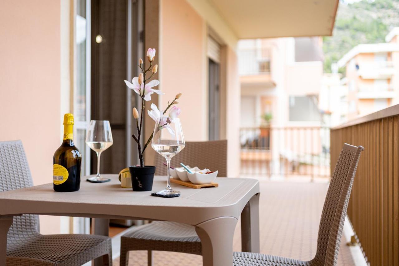 Apartmán Near The Sea - Wifi And Parking Ventimiglia Exteriér fotografie